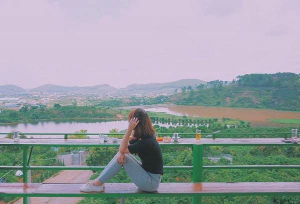 Tôi đã đi 12 km để đến quán Mê Linh Garden. Đây là một quán mới nổi ở Đà Lạt với khung cảnh tuyệt đẹp, có thể làm say đắm bất cứ trái tim sắt đá nào.
