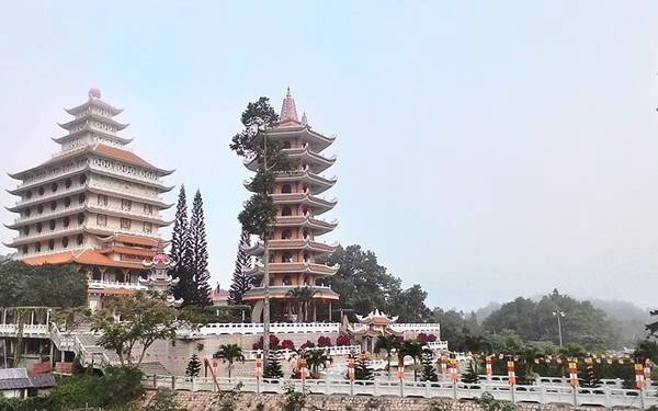 Chùa Vạn Linh.