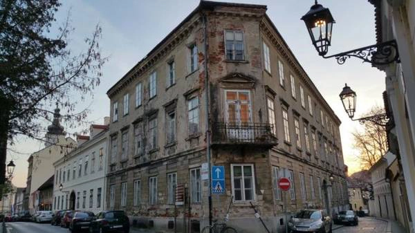 Zagreb - phố cổ với những ngọn đèn khí đốt - Ảnh: Phong Nguyễn Lê Zagreb - phố cổ với những ngọn đèn khí đốt - Ảnh: Phong Nguyễn Lê