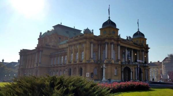 Một tòa nhà cổ đẹp tuyệt vời ở Zagreb - Ảnh: Phong Nguyễn Lê Một tòa nhà cổ đẹp tuyệt vời ở Zagreb - Ảnh: Phong Nguyễn Lê