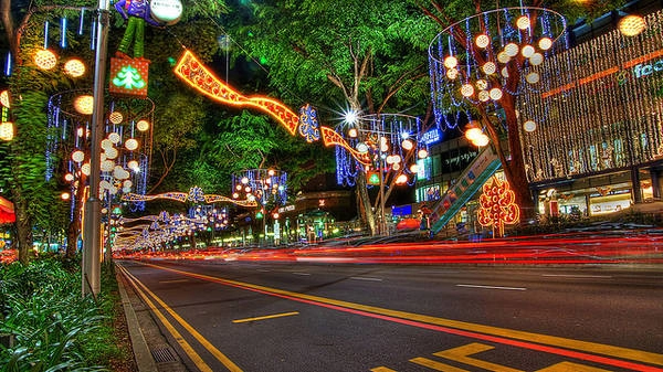 Đại lộ Orchard là thiên đường giải trí và mua sắm chính ở Singapore. Đại lộ Orchard là thiên đường giải trí và mua sắm chính ở Singapore.