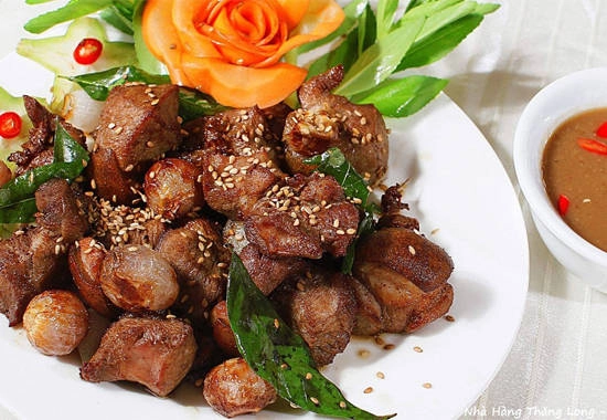 Dê được chế biến thành nhiều món, rất đặc biệt. Ảnh: NH Thăng Long Dê được chế biến thành nhiều món, rất đặc biệt. Ảnh: NH Thăng Long