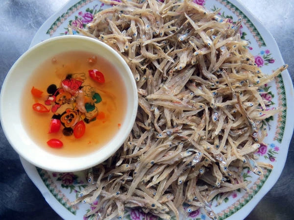 Khô rang cơm mồm chấm nước mắm - Ảnh: Minh Kỳ Khô rang cơm mồm chấm nước mắm - Ảnh: Minh Kỳ