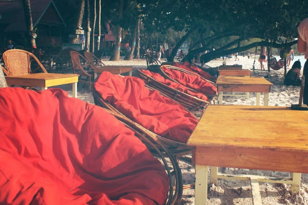 Chúng tôi ra đến đảo cũng là lúc chiều muộn, tranh thủ dạo quanh một vòng. Chúng tôi ra đến đảo cũng là lúc chiều muộn, tranh thủ dạo quanh một vòng.