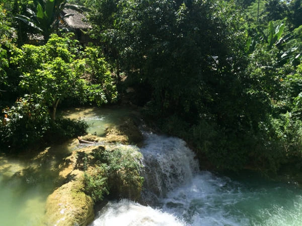 Bên bờ suối Mu - Ảnh: Băng Giang