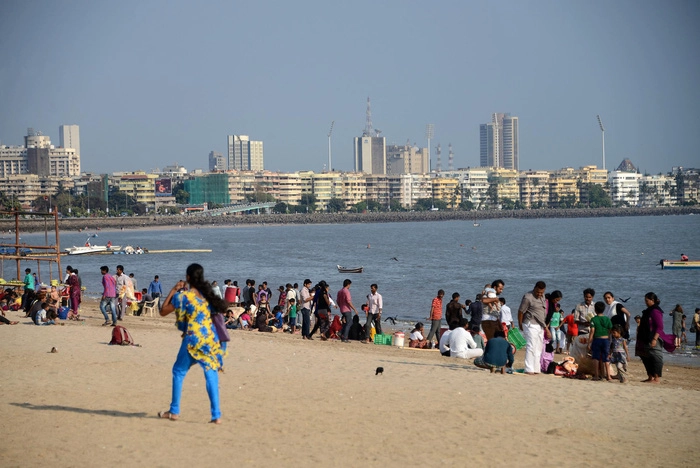Bờ biển Chowpatty luôn thu hút du khách khi đến Mumbai - Ảnh: mountainsoftravel Bờ biển Chowpatty luôn thu hút du khách khi đến Mumbai - Ảnh: mountainsoftravel