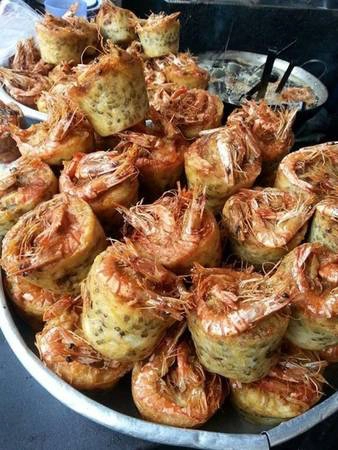 Từ Sóc Trăng “lặn lội” lên Sài Gòn, bánh cóng làm người ăn nhớ mãi bởi cái nóng sốt, giòn rụm quyện hương thơm bùi béo của đậu xanh với nước chấm chua ngọt nơi đầu lưỡi. (Ảnh: Internet) Từ Sóc Trăng “lặn lội” lên Sài Gòn, bánh cóng làm người ăn nhớ mãi bởi cái nóng sốt, giòn rụm quyện hương thơm bùi béo của đậu xanh với nước chấm chua ngọt nơi đầu lưỡi. (Ảnh: Internet)
