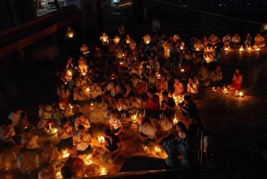 Lễ Pchum Ben là dịp để người dân Campuchia bày tỏ lòng kính trọng và biết ơn của mình đối với người thân đã quá cố trong 7 đời quá khứ.