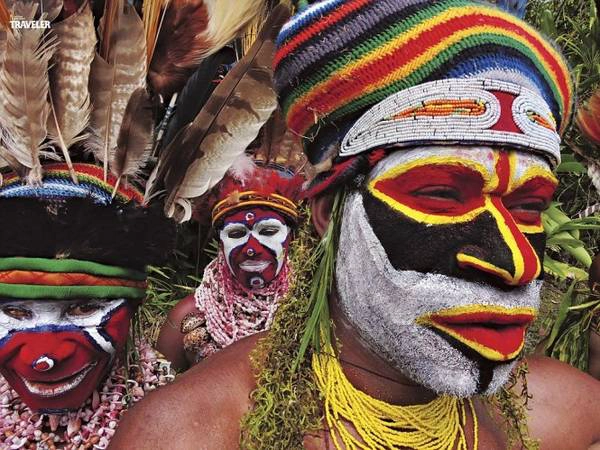 Đảo Papua New Guinea là nơi dành cho du khách muốn tìm hiểu về cuộc sống của các bộ lạc sống trong những khu rừng nhiệt đới