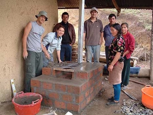 Xây bếp tại Cadmalca, Peru