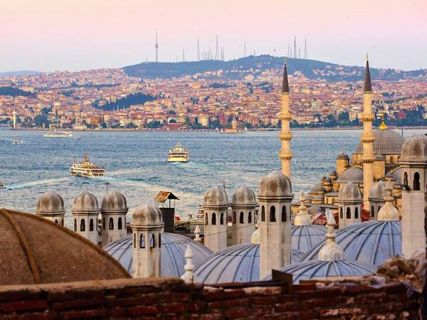 Istanbul, Thổ Nhĩ Kỳ: Nên đặt phòng trước chuyến đi khoảng 5 tháng, bạn sẽ tiết kiệm được 29% tiền phòng khách sạn. Ảnh: Flickr / Moyan Brenn Istanbul, Thổ Nhĩ Kỳ: Nên đặt phòng trước chuyến đi khoảng 5 tháng, bạn sẽ tiết kiệm được 29% tiền phòng khách sạn. Ảnh: Flickr / Moyan Brenn