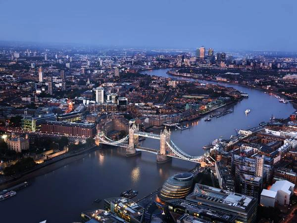 London, Anh: Nên đặt phòng trước chuyến đi khoảng từ 3 - 5 tháng, bạn sẽ tiết kiệm được 18% tiền phòng khách sạn. Ảnh: Shutterstock / Iakov Kalinin London, Anh: Nên đặt phòng trước chuyến đi khoảng từ 3 - 5 tháng, bạn sẽ tiết kiệm được 18% tiền phòng khách sạn. Ảnh: Shutterstock / Iakov Kalinin