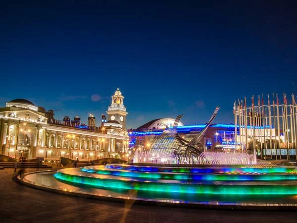 Moscow, Nga: Nên đặt phòng trước chuyến đi khoảng từ 4 - 7 tháng, bạn sẽ tiết kiệm được 55% tiền phòng khách sạn. Ảnh: Flickr / Syuqor Aizzat Moscow, Nga: Nên đặt phòng trước chuyến đi khoảng từ 4 - 7 tháng, bạn sẽ tiết kiệm được 55% tiền phòng khách sạn. Ảnh: Flickr / Syuqor Aizzat