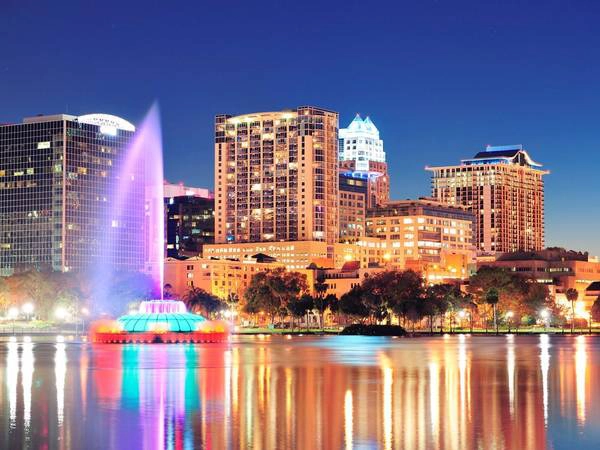 Orlando, Florida: Nên đặt phòng trước chuyến đi khoảng từ 1 - 4 tháng, bạn sẽ tiết kiệm được 10% tiền phòng khách sạn. Ảnh: Shutterstock / Songquan Deng Orlando, Florida: Nên đặt phòng trước chuyến đi khoảng từ 1 - 4 tháng, bạn sẽ tiết kiệm được 10% tiền phòng khách sạn. Ảnh: Shutterstock / Songquan Deng