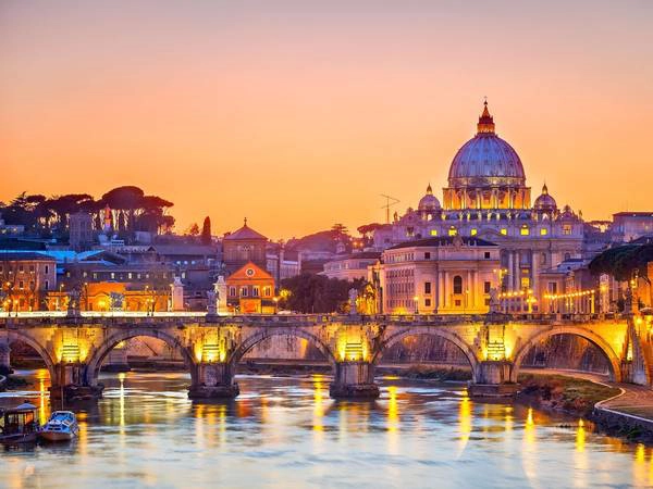 Rome, Ý: Nên đặt phòng trước chuyến đi khoảng từ 3 - 5 tháng, bạn sẽ tiết kiệm được 32% tiền phòng khách sạn. Ảnh: Shutterstock / S.Borisov Rome, Ý: Nên đặt phòng trước chuyến đi khoảng từ 3 - 5 tháng, bạn sẽ tiết kiệm được 32% tiền phòng khách sạn. Ảnh: Shutterstock / S.Borisov