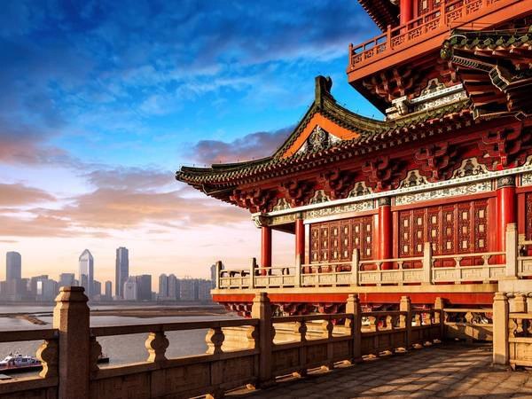 Bắc Kinh, Trung Quốc: Nên đặt phòng trước chuyến đi khoảng từ 2 - 6 tháng, bạn sẽ tiết kiệm được 16% tiền phòng khách sạn. Ảnh: Shutterstock / gyn9037 Bắc Kinh, Trung Quốc: Nên đặt phòng trước chuyến đi khoảng từ 2 - 6 tháng, bạn sẽ tiết kiệm được 16% tiền phòng khách sạn. Ảnh: Shutterstock / gyn9037