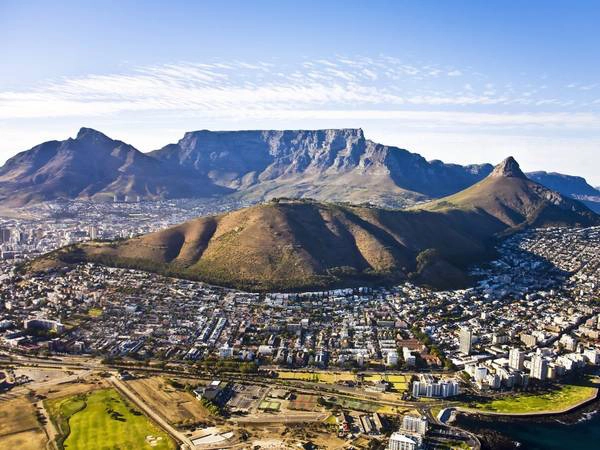 Cape Town, Nam Phi: Nên đặt phòng trước chuyến đi khoảng 3 tháng, bạn sẽ tiết kiệm được 13% tiền phòng khách sạn. Ảnh: Shutterstock / Andrea Willmore Cape Town, Nam Phi: Nên đặt phòng trước chuyến đi khoảng 3 tháng, bạn sẽ tiết kiệm được 13% tiền phòng khách sạn. Ảnh: Shutterstock / Andrea Willmore