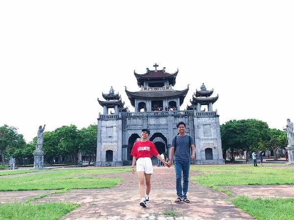 Nhà thờ đá Phát Diệm được báo chí đánh giá là một trong những nhà thờ đẹp nhất Việt Nam, được ví như "kinh đô công giáo" của Việt Nam. Nhà thờ đá Phát Diệm được báo chí đánh giá là một trong những nhà thờ đẹp nhất Việt Nam, được ví như "kinh đô công giáo" của Việt Nam.