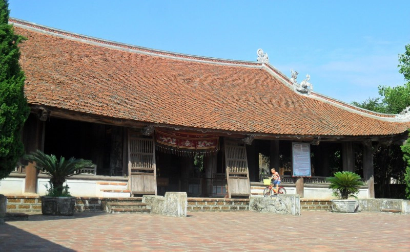 Đình Mông Phụ ở Đường Lâm. Ảnh: Đinh Luyện Đình Mông Phụ ở Đường Lâm. Ảnh: Đinh Luyện