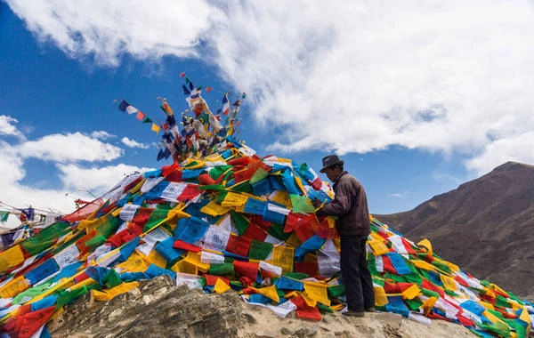 Những con người Tibet lặng lẽ, im lìm và trầm mặc Những con người Tibet lặng lẽ, im lìm và trầm mặc