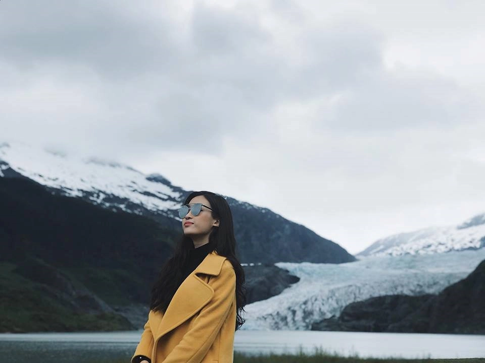 Ngay sau đó, Mỹ Linh đã cập bến Juneau. Juneau được bao quanh bởi thiên nhiên với những ngọn núi cao chót vót và vùng biển của kênh Gastineau. Đối với hầu hết du khách, cách duy nhất để vào hoặc ra khỏi thành phố là đường hàng không hoặc đường biển. Ngay sau đó, Mỹ Linh đã cập bến Juneau. Juneau được bao quanh bởi thiên nhiên với những ngọn núi cao chót vót và vùng biển của kênh Gastineau. Đối với hầu hết du khách, cách duy nhất để vào hoặc ra khỏi thành phố là đường hàng không hoặc đường biển.