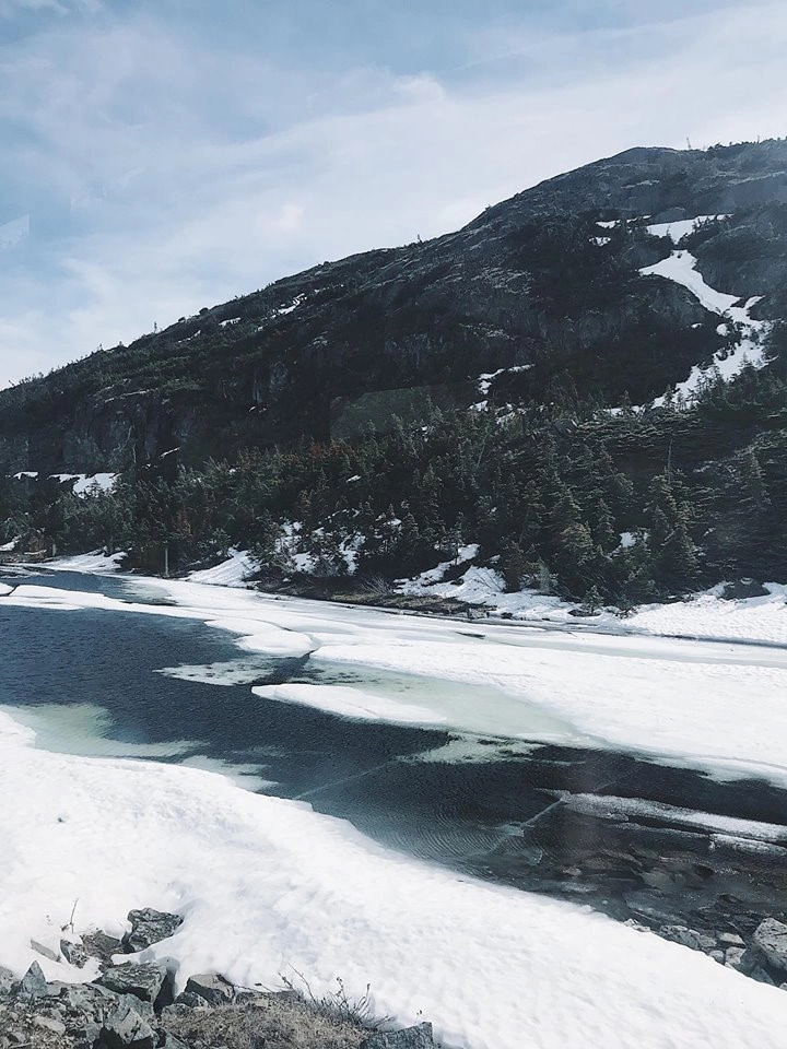 Điểm dừng chân cuối cùng của Hoa hậu Việt Nam 2016 trên đất Mỹ là cảng Skagway. Skagway là một quận hạng nhất ở Alaska, nổi tiếng với tuyến đường sắt du lịch White Pass chạy trong cả mùa hè. Điểm dừng chân cuối cùng của Hoa hậu Việt Nam 2016 trên đất Mỹ là cảng Skagway. Skagway là một quận hạng nhất ở Alaska, nổi tiếng với tuyến đường sắt du lịch White Pass chạy trong cả mùa hè.