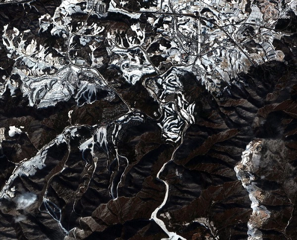 Một số địa điểm thi đấu tập trung gần khu vực núi đồi Pyeongchang. Ảnh: DigitalGlobe Một số địa điểm thi đấu tập trung gần khu vực núi đồi Pyeongchang. Ảnh: DigitalGlobe