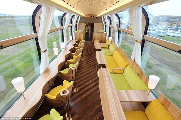 Nhật Bản là một trong những quốc gia có cảnh quan đẹp nhất thế giới. Vì vậy, thật phí phạm nếu như phải di chuyển trên những chuyến tàu hỏa kín mít. Đó là lý do hãng xe lửa Ichibansen cho ra đời thiết kế tàu hỏa "trong suốt" đầu tiên ở Nhật. Nhật Bản là một trong những quốc gia có cảnh quan đẹp nhất thế giới. Vì vậy, thật phí phạm nếu như phải di chuyển trên những chuyến tàu hỏa kín mít. Đó là lý do hãng xe lửa Ichibansen cho ra đời thiết kế tàu hỏa "trong suốt" đầu tiên ở Nhật.