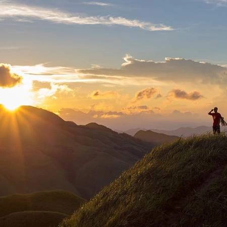 Khung cảnh tuyệt đẹp trên sống lưng khủng long Bình Liêu. Ảnh: tran_chien_photo/Instagram