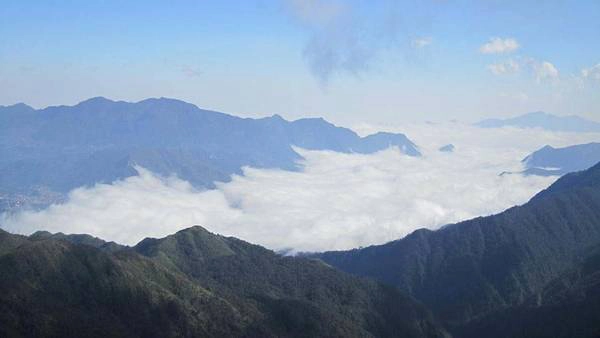 ngam-may-von-nui-tren-duong-chinh-phuc-fansipan-ivivu-10