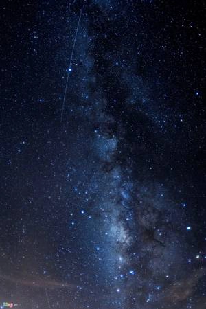 Tấm ảnh tâm đắc nhất của tôi là tấm chụp milkyway (dải ngân hà) bỗng có một ngôi sao hiếm hoi ngang qua. Tấm ảnh tâm đắc nhất của tôi là tấm chụp milkyway (dải ngân hà) bỗng có một ngôi sao hiếm hoi ngang qua.