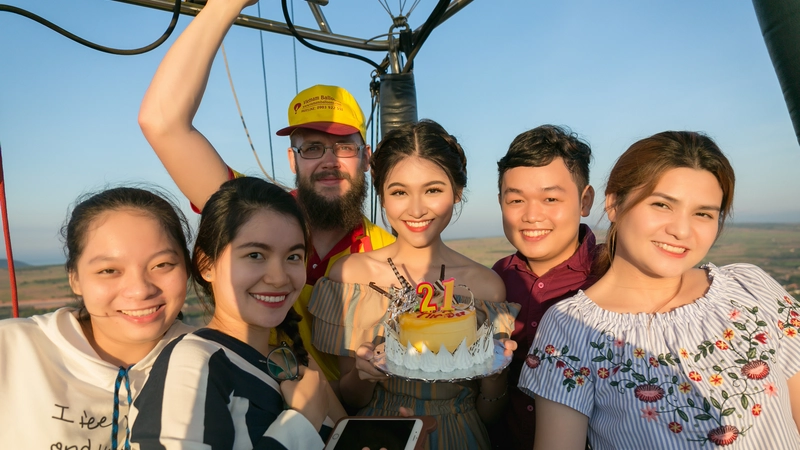 bay-khinh-khi-cau-phan-thiet-ivivu-9