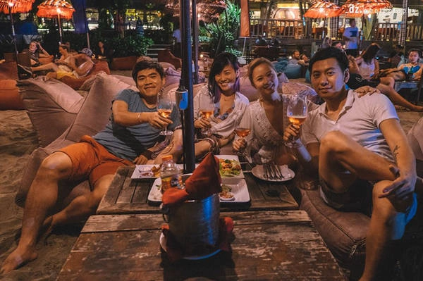 ngay-gan-viet-nam-co-5-bai-bien-thien-duong-dep-nhuong-nay-khong-di-thi-tiec-lam-ivivu-44