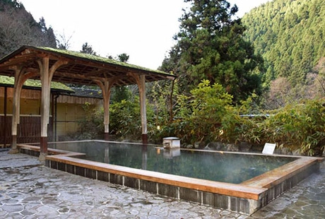 Tắm Onsen là truyền thống lâu đời của người Nhật. Ảnh: Japan Times. Tắm Onsen là truyền thống lâu đời của người Nhật. Ảnh: Japan Times.