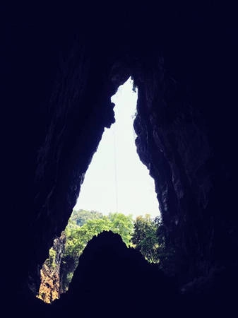 ngoc-diem-bat-mi-ve-chon-than-tien-hoang-so-o-quang-binh-ivivu-17