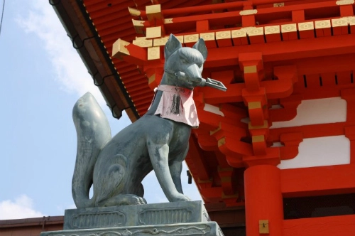 Thần Inari tượng trưng cho sự thịnh vượng và thành công. Ảnh: Jpninfo. Thần Inari tượng trưng cho sự thịnh vượng và thành công. Ảnh: Jpninfo.