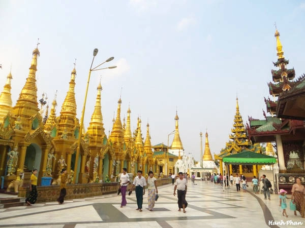 ngoi-chua-dat-90-tan-vang-va-hang-nghin-vien-kim-cuong-o-myanmar-ivivu-4