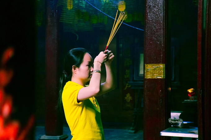 Đây là nơi viếng thăm thường xuyên của người dân, chủ yếu là người Hoa ở Cần Thơ. Có người đến đây cầu vận may trong công việc, người khác thì mong bình an trong cuộc sống. Chùa Ông được xếp hạng Di tích lịch sử - Văn hoá cấp Quốc gia năm 1993.