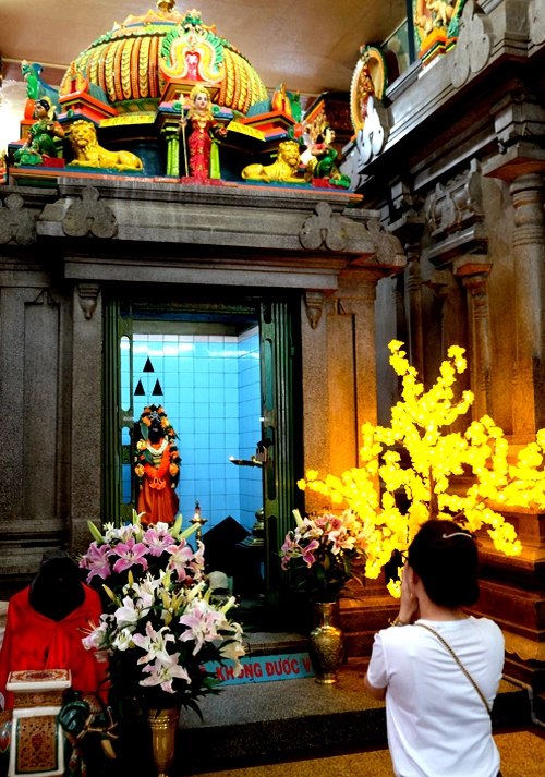 Mari được xem là nữ thần của làng xã gắn với sự màu mỡ và mưa thuận gió hòa. Mari được xem là nữ thần của làng xã gắn với sự màu mỡ và mưa thuận gió hòa.