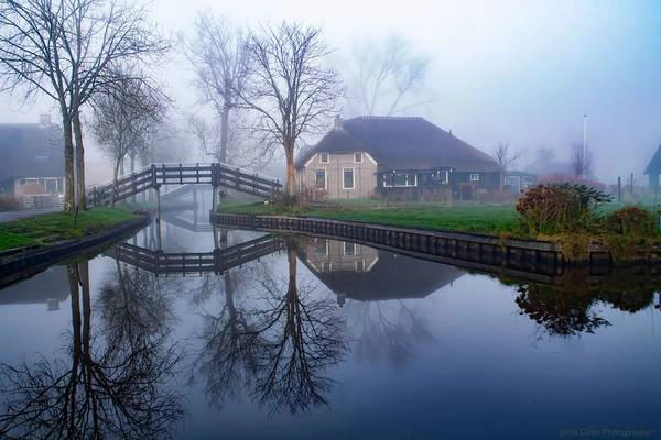 Giethoorn là ngôi làng rất yên bình. Giethoorn là ngôi làng rất yên bình.