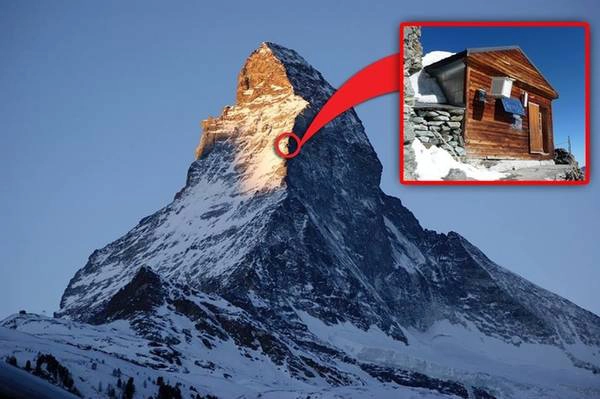 Solvay hut là ngôi nhà nhỏ bằng gỗ, nằm trên độ cao hơn 4.000 m của dãy Matterhorn, gần Zermatt, bang Valais, Thụy Sĩ. Nó luôn được nhiều du khách nhớ đến với biệt hiệu "chòi gỗ cô đơn và cao nhất thế giới".