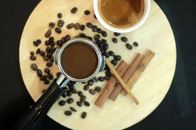The Myra – Coffee & Tea luôn có những món đặc trưng như cà phê truyền thống, trà, mojito, các món đá xay... được pha chế theo công thức riêng. The Myra – Coffee & Tea luôn có những món đặc trưng như cà phê truyền thống, trà, mojito, các món đá xay... được pha chế theo công thức riêng.