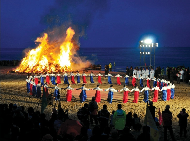 nguoi-dan-cac-nuoc-chau-a-lam-gi-trong-tet-trung-thu-ivivu-14