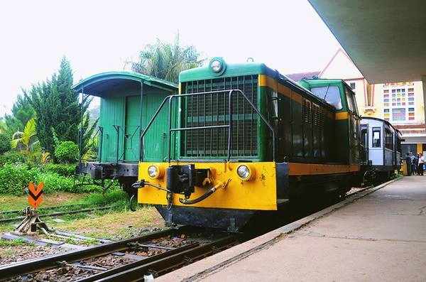  Ít ai biết rằng đường ray của ga là đường xe lửa răng cưa (cog railroad) hiếm có trên thế giới. 