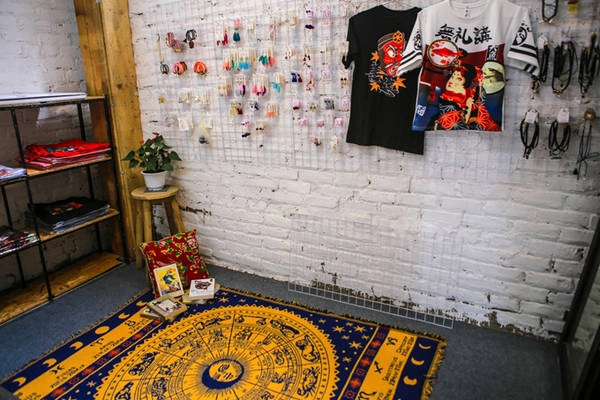  Vừa lựa cho mình những phụ kiện ưng ý, vừa có thể bói bài Tarot, chắc chắn các bạn nữ sẽ thích mê.