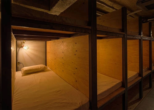 Mỗi cabin nhỏ đều được trang bị đèn đọc sách để khách có thể đọc bất cứ lúc nào tùy thích. Mỗi cabin nhỏ đều được trang bị đèn đọc sách để khách có thể đọc bất cứ lúc nào tùy thích.