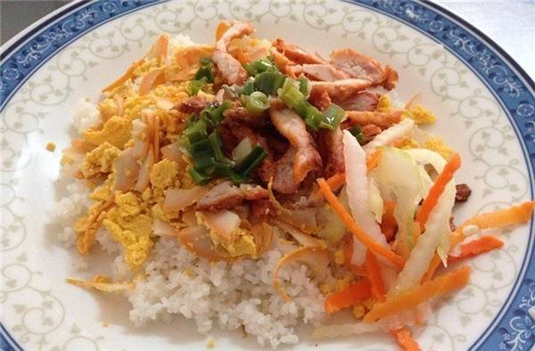  Một phần cơm tấm ở Long Xuyên. (Ảnh: Internet)