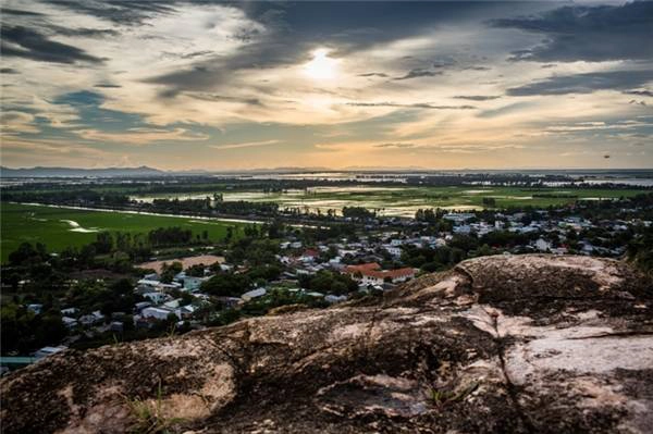 nham-chan-pho-thi-xo-bo-hay-ve-vung-dat-huong-dong-gio-noi-an-giang-ivivu-20