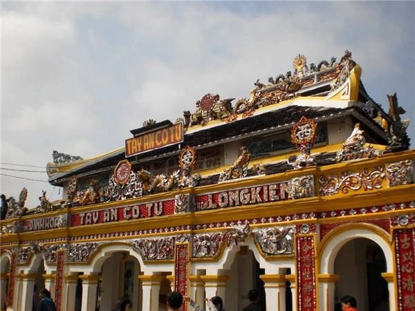 nham-chan-pho-thi-xo-bo-hay-ve-vung-dat-huong-dong-gio-noi-an-giang-ivivu-22