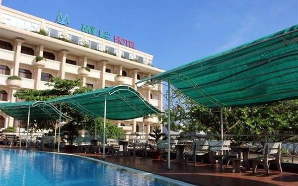 Khách sạn tọa lạc ở vị rất thuận lợi cho việc tham quan, ăn uống. Khách sạn tọa lạc ở vị rất thuận lợi cho việc tham quan, ăn uống.